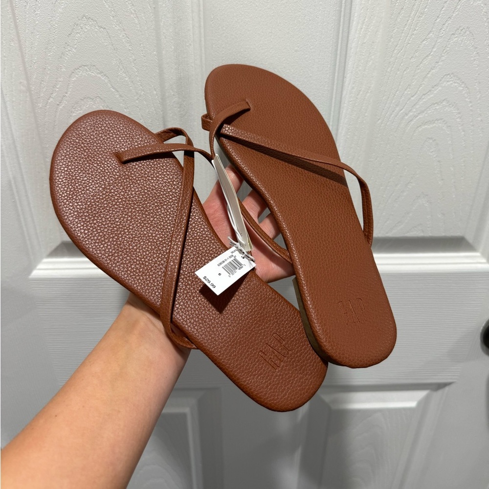 Brown gap sandals